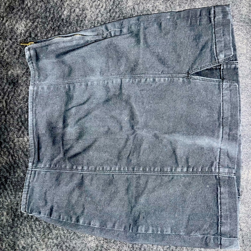 Black skirt/ Size:23/ Pacsun